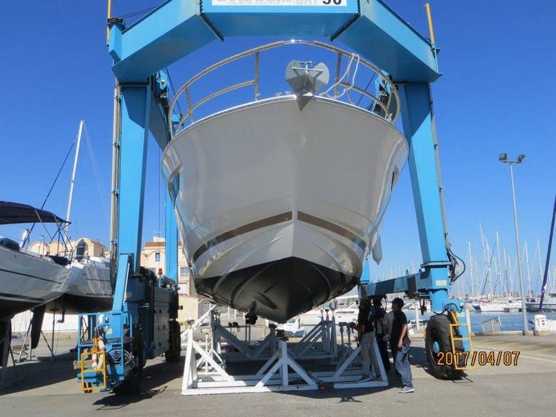 mise-a-eau-bateau-Gruissan