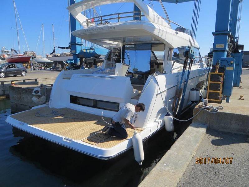 mise-a-eau-bateau-Gruissan