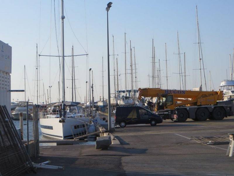 preparation-du-mât-et-mâtage-Gruissan